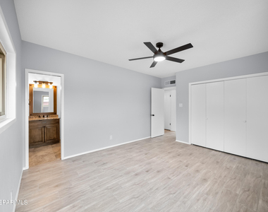 5205 Nome Avenue - Photo Thumbnail 21