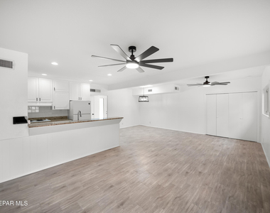 5205 Nome Avenue - Photo Thumbnail 13