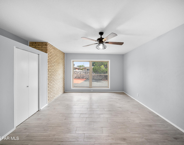 5205 Nome Avenue - Photo Thumbnail 15