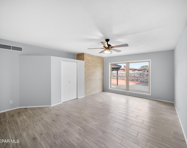 5205 Nome Avenue - Photo Thumbnail 16