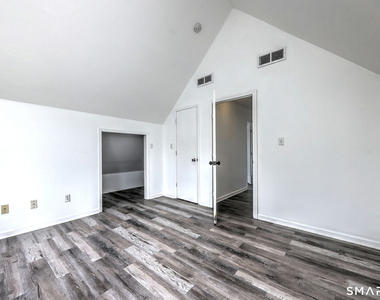 483 Ferry Street - Photo Thumbnail 6