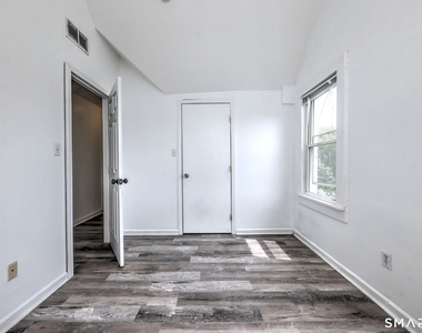 483 Ferry Street - Photo Thumbnail 14