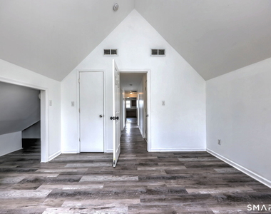 483 Ferry Street - Photo Thumbnail 7