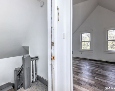 483 Ferry Street - Photo Thumbnail 3