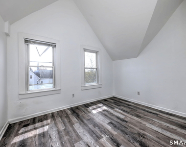 483 Ferry Street - Photo Thumbnail 13