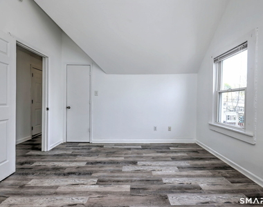 483 Ferry Street - Photo Thumbnail 10