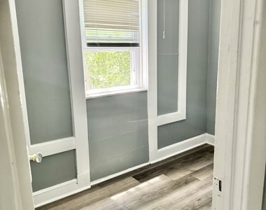 247 Ivy Street - Photo Thumbnail 6