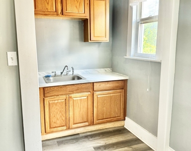 247 Ivy Street - Photo Thumbnail 2