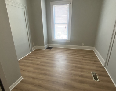 432 Main Street - Photo Thumbnail 3