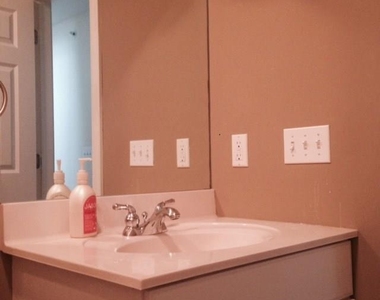 1725 Summer Street - Photo Thumbnail 10