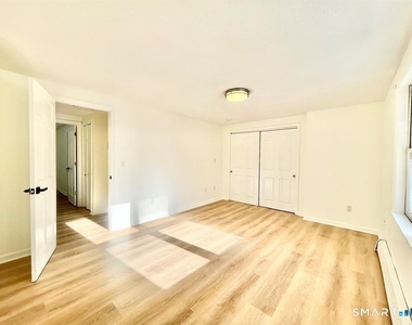 112 Woodbine Street - Photo Thumbnail 15