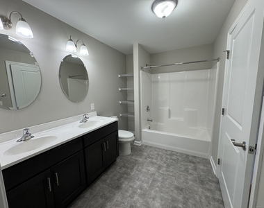 314 Bridgeport Avenue - Photo Thumbnail 8