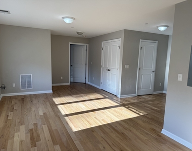 314 Bridgeport Avenue - Photo Thumbnail 5