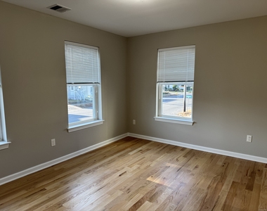 314 Bridgeport Avenue - Photo Thumbnail 10