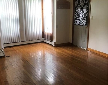 68 Grand Street - Photo Thumbnail 2