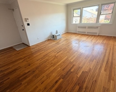 250 Glenbrook Road - Photo Thumbnail 8