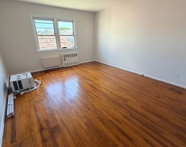 250 Glenbrook Road - Photo Thumbnail 9