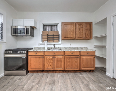 483 Ferry Street - Photo Thumbnail 15