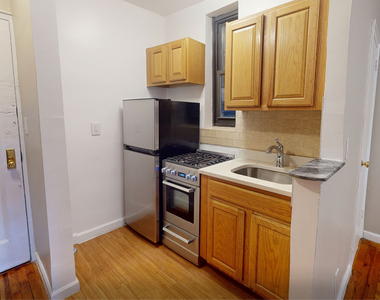 West 83rd Street - Photo Thumbnail 4