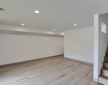 153 Kathleen Dr - Photo Thumbnail 25