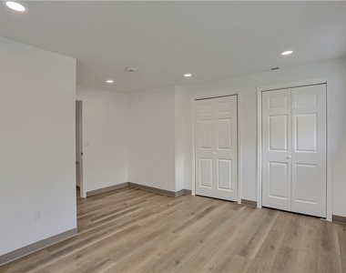 153 Kathleen Dr - Photo Thumbnail 16