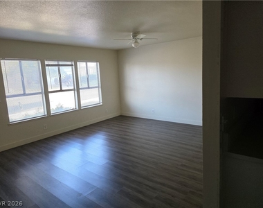3364 Royce Court - Photo Thumbnail 5