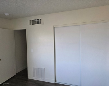 3364 Royce Court - Photo Thumbnail 7