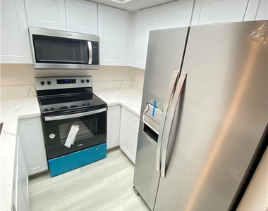 601 Cabrillo Circle - Photo Thumbnail 5