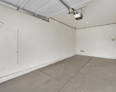 5243 Los Pinos Street - Photo Thumbnail 10