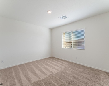 4149 Gold Desert Street - Photo Thumbnail 27