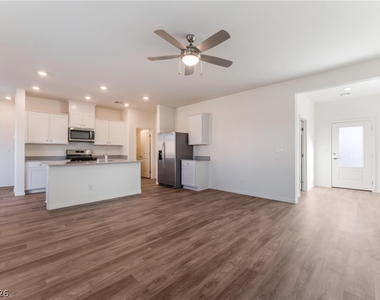 4149 Gold Desert Street - Photo Thumbnail 3