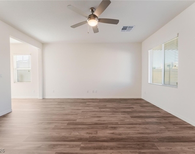 4149 Gold Desert Street - Photo Thumbnail 4