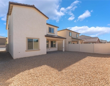 4149 Gold Desert Street - Photo Thumbnail 32