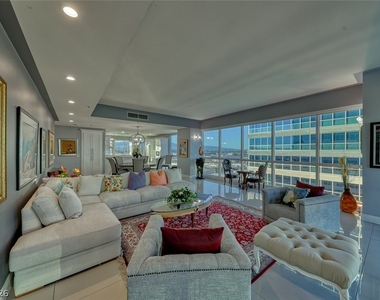 4575 Dean Martin Drive - Photo Thumbnail 3