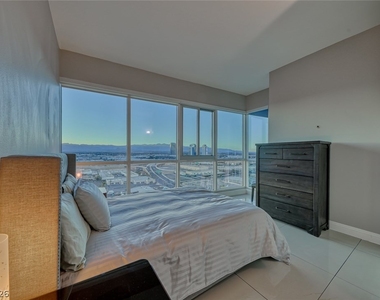 4575 Dean Martin Drive - Photo Thumbnail 21