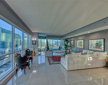 4575 Dean Martin Drive - Photo Thumbnail 2
