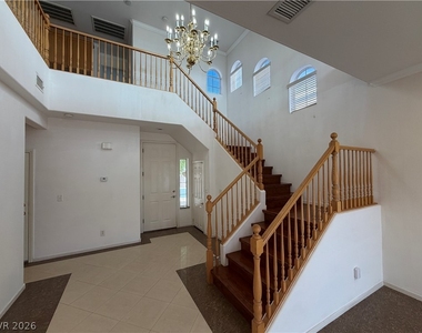 10115 Capistrello Avenue - Photo Thumbnail 10