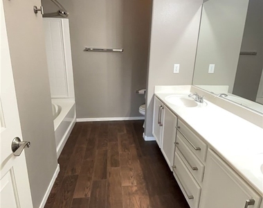 9330 W Maule Avenue - Photo Thumbnail 15