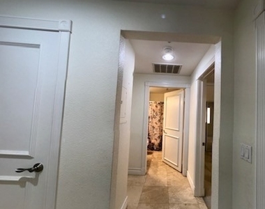 270 E Flamingo Road - Photo Thumbnail 7