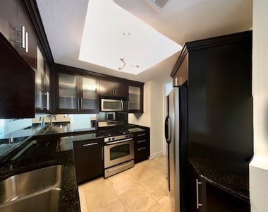 270 E Flamingo Road - Photo Thumbnail 2