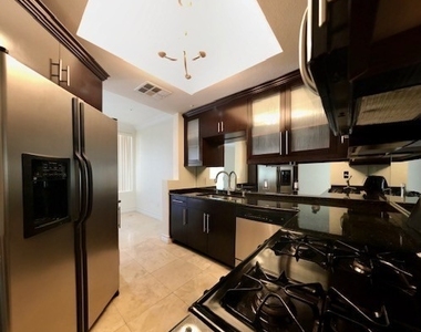270 E Flamingo Road - Photo Thumbnail 3
