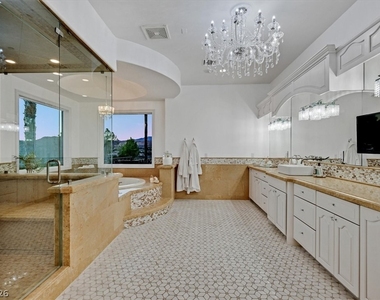 8 Rue Mediterra Drive - Photo Thumbnail 33