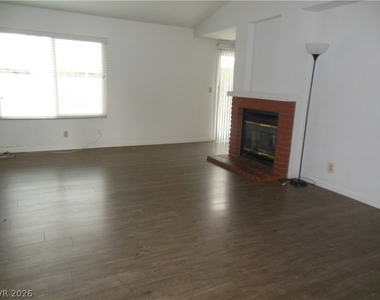 7532 Parnell Avenue - Photo Thumbnail 3
