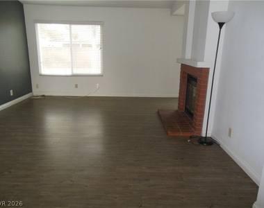 7532 Parnell Avenue - Photo Thumbnail 2
