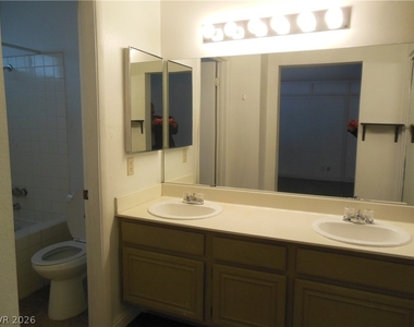 7532 Parnell Avenue - Photo Thumbnail 10