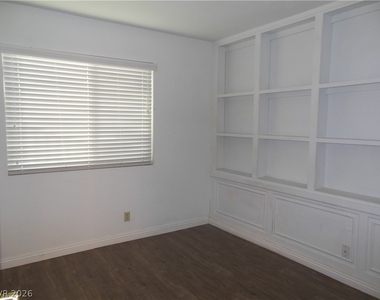 7532 Parnell Avenue - Photo Thumbnail 12