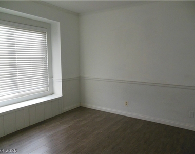 7532 Parnell Avenue - Photo Thumbnail 13