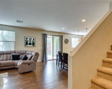 10725 Pearl River Avenue - Photo Thumbnail 2