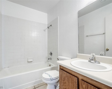 4651 Amberleigh Lane - Photo Thumbnail 12