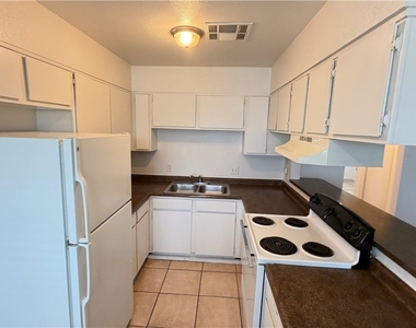 3356 Sylvia Street - Photo Thumbnail 5